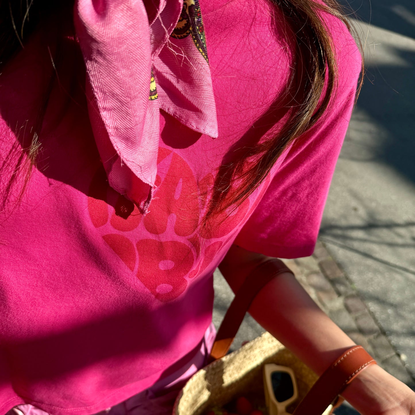 TEE SHIRT- CROP TOP- HEAT- FUSCHIA "HABIBI"